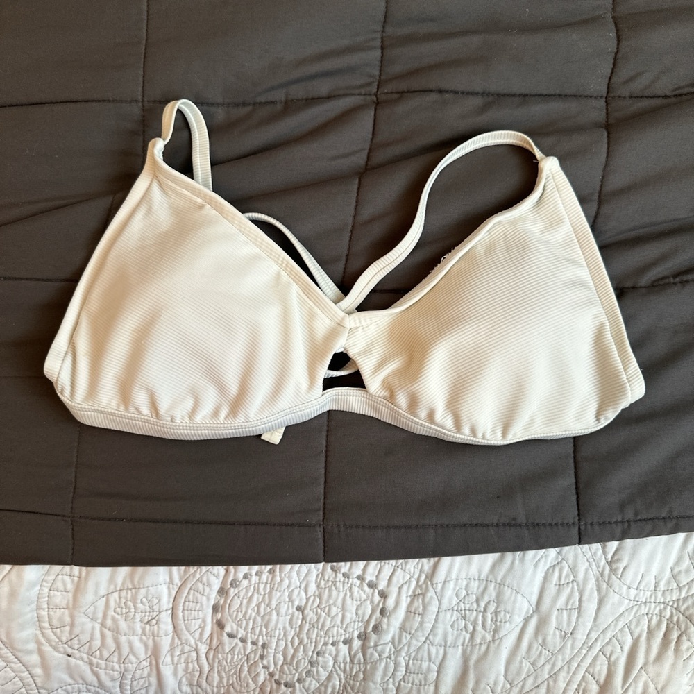 Bikini Set - Picture 2 of 7